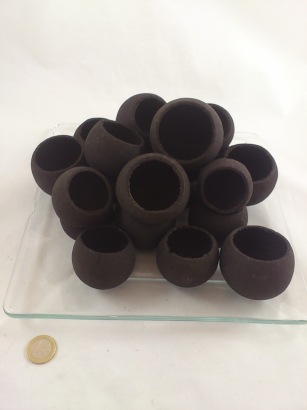 Bell Cup noire Ø5-7cm  20 p.