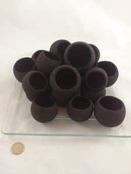 Bell Cup noire Ø5-7cm  20 p.